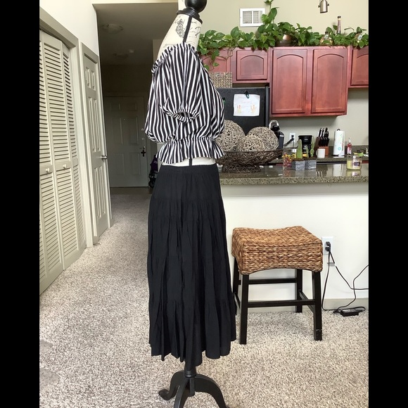 🤩 H&M Crop Top and Skirt Set 🤩 - Picture 2 of 9